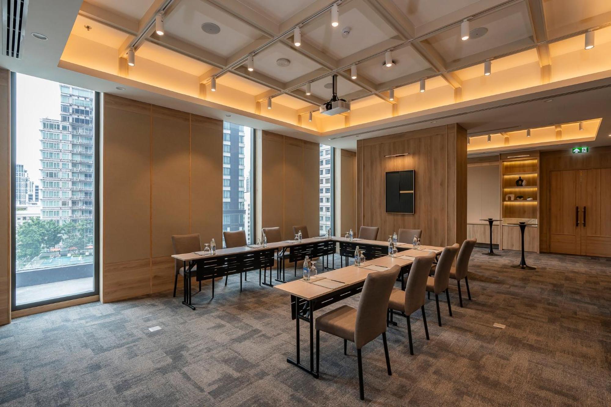 Staybridge Suites Bangkok Sukhumvit By Ihg Exterior photo