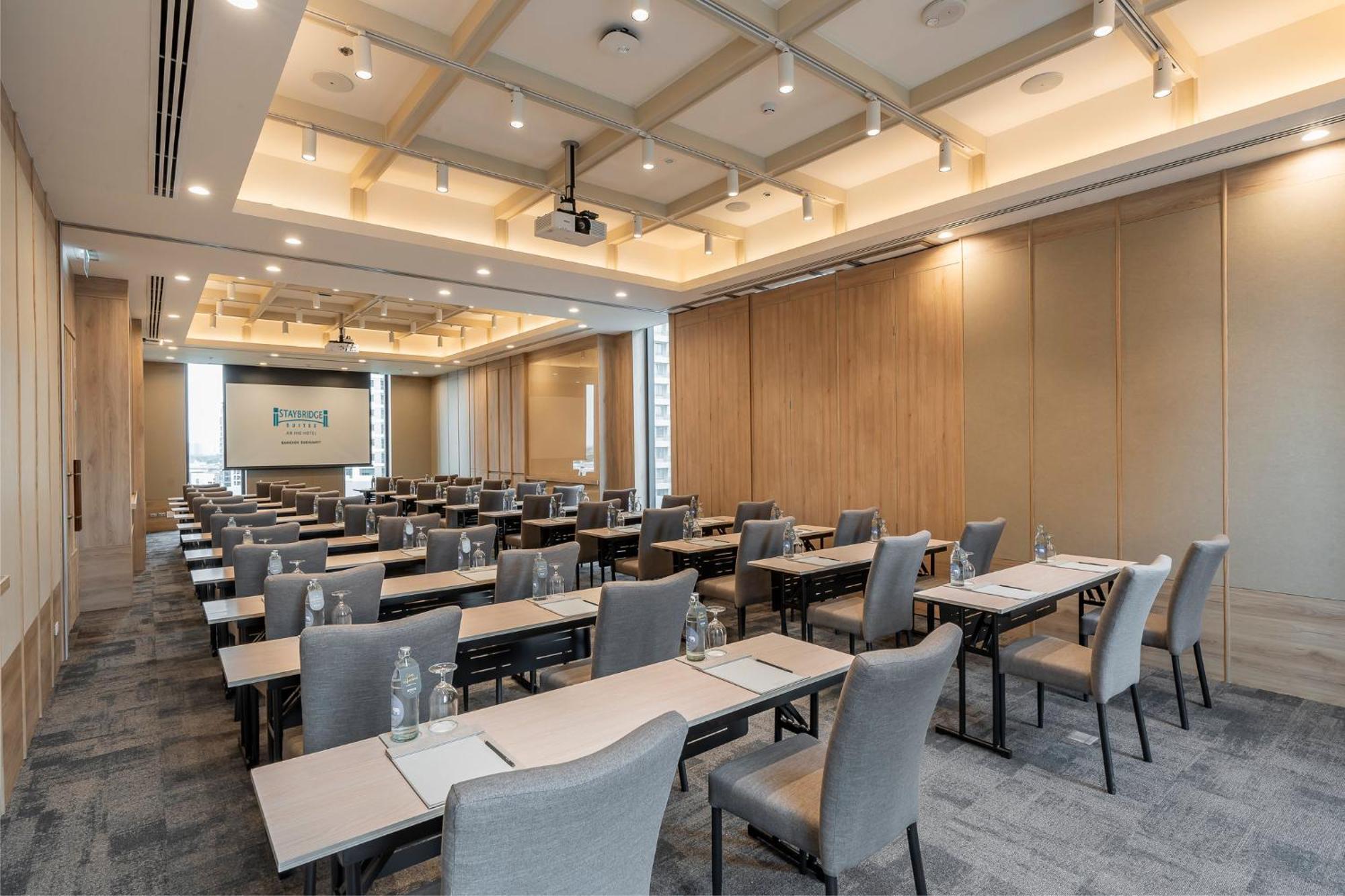 Staybridge Suites Bangkok Sukhumvit By Ihg Exterior photo