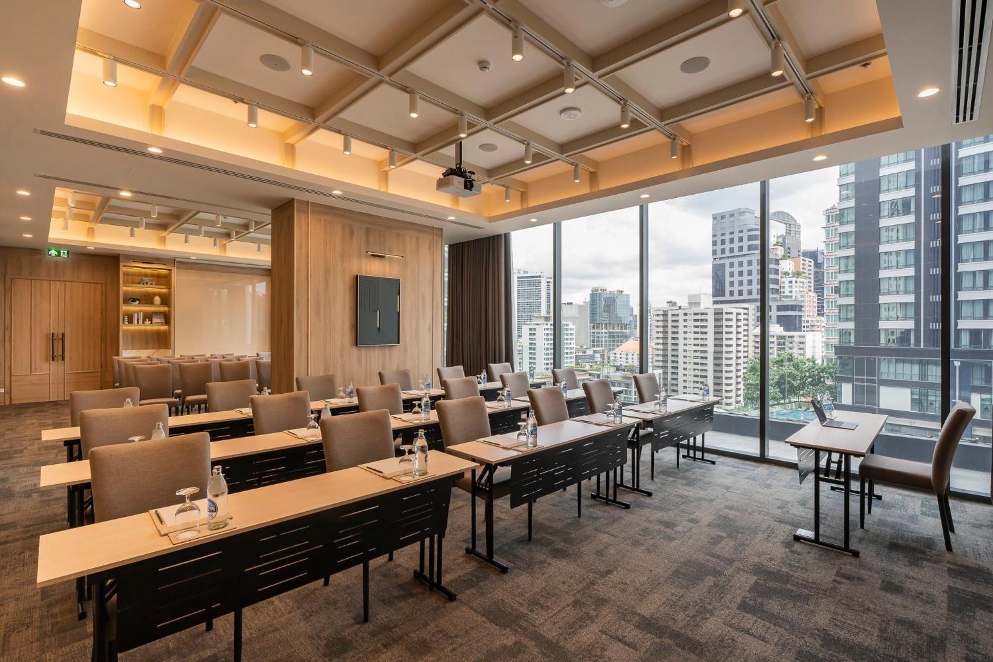 Staybridge Suites Bangkok Sukhumvit By Ihg Exterior photo