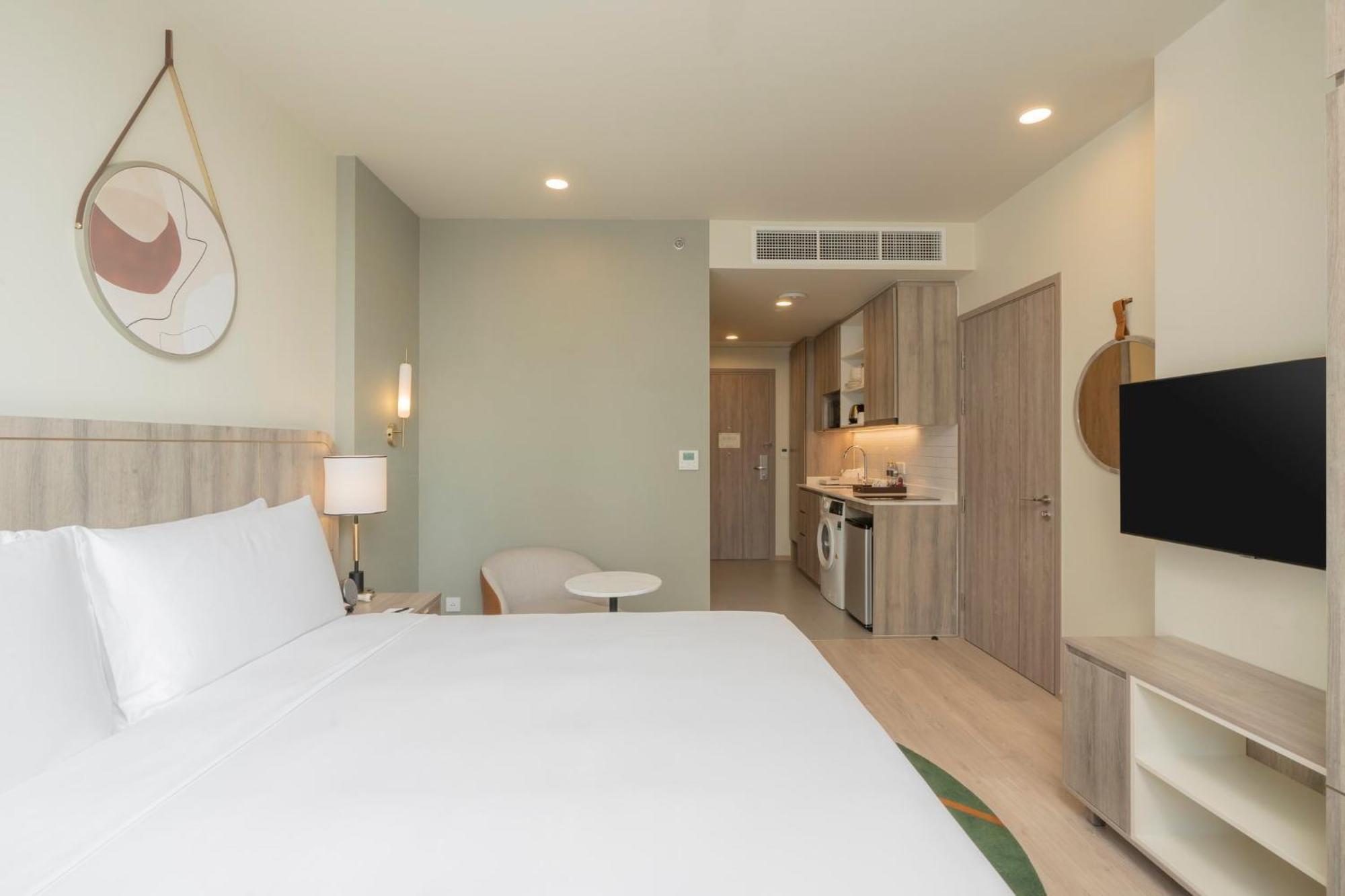 Staybridge Suites Bangkok Sukhumvit By Ihg Exterior photo