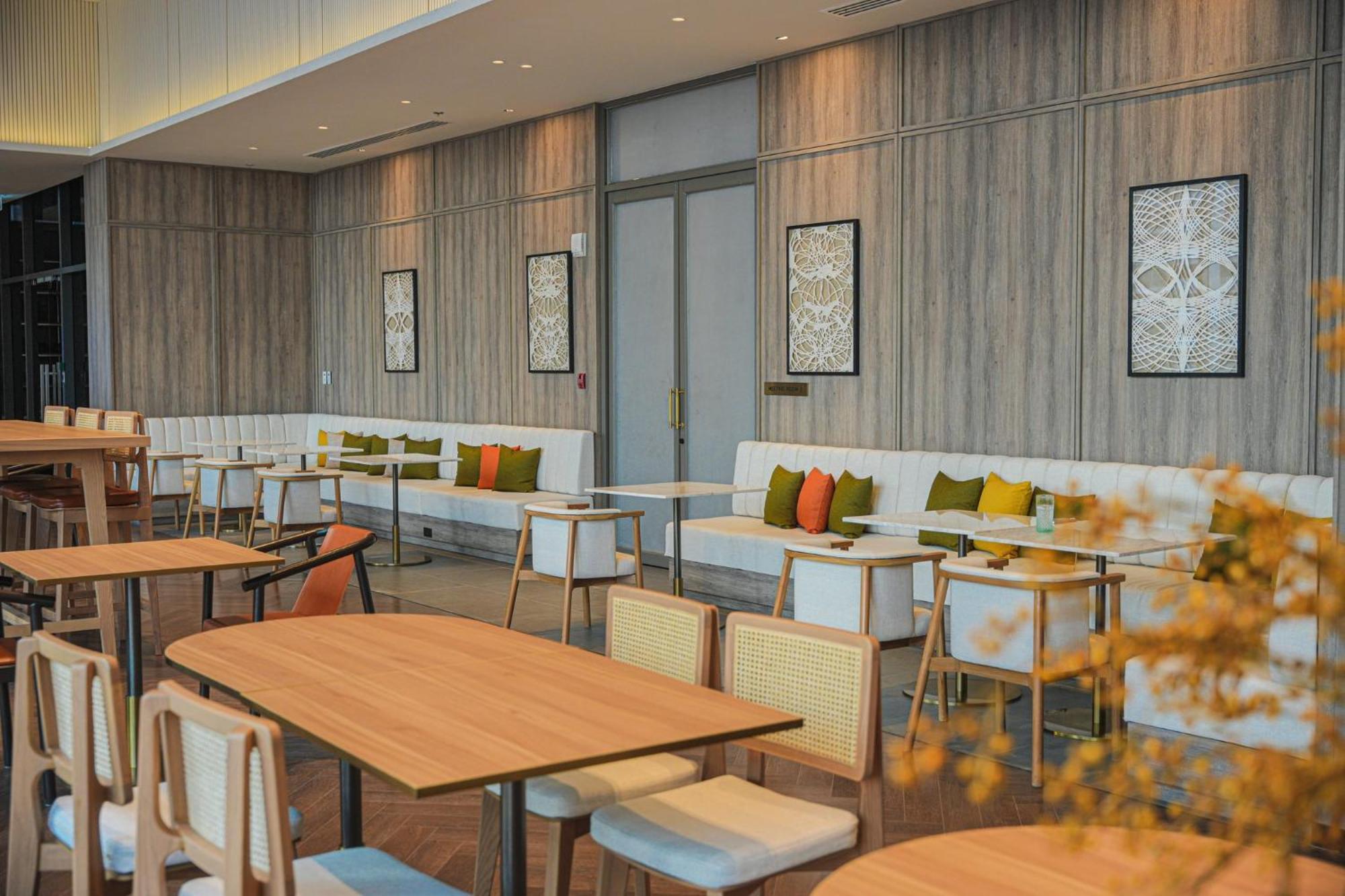 Staybridge Suites Bangkok Sukhumvit By Ihg Exterior photo